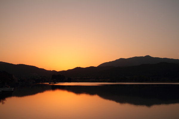 sunset lake.jpg